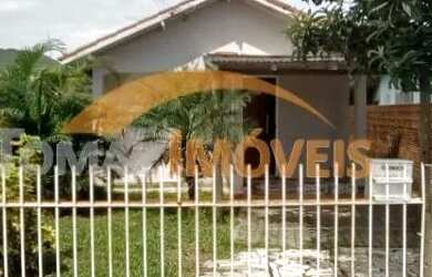 Imagem: A casa possui 2 Dormitórios, 1 Banheiro, 1 Vaga na garagem