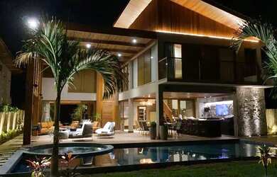 Imagem: A casa em condomínio possui 5 Dormitórios, 5 Banheiros, 4