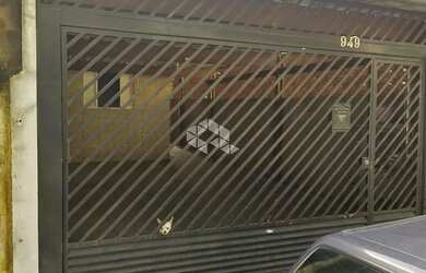 Imagem: A casa possui 2 Dormitórios, 2 Banheiros, 150m² de Área e