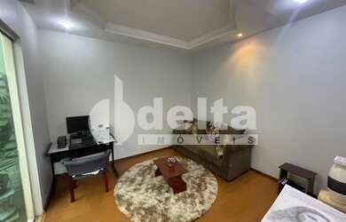 Imagem 12: Casa Residencial ou Comercial disponível para locação e venda no bairro...