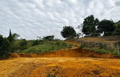 Imagem: O terreno possui 513m² de Área e está localizado em Itapemirim