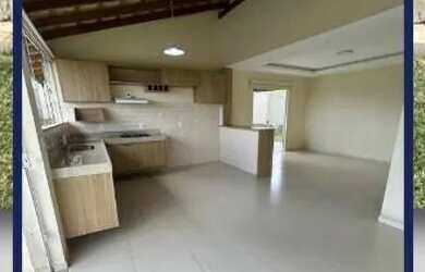 Imagem: A casa possui 3 Dormitórios, 3 Banheiros, 2 Vagas na garagem