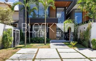 Imagem: A casa em condomínio possui 4 Dormitórios, 5 Banheiros, 1