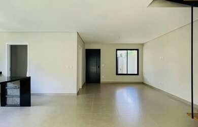 Imagem 12: Casa à venda em Atibaia com 3 suítes, localizada em bairro de Alto Padrão