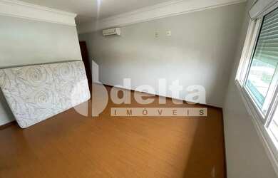 Imagem 8: Casa Residencial ou Comercial disponível para locação e venda no bairro...