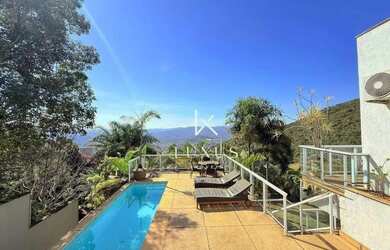 Imagem: A casa em condomínio possui 4 Dormitórios, 4 Banheiros, 5