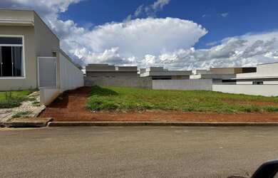 Imagem: O terreno possui 304m² de Área e está localizado em Centro