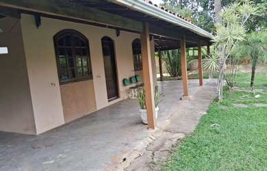 Imagem: A chácara possui 2.000m² de Área e está localizado em Nacional