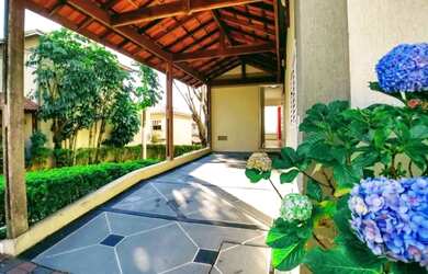 Imagem: A casa em condomínio possui 3 Dormitórios, 3 Banheiros, 2