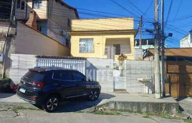 Imagem: A casa possui 3 Dormitórios, 1 Banheiro, 1 Vaga na garagem
