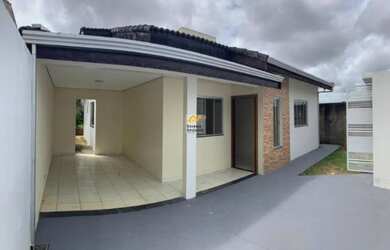 Imagem: A casa possui 3 Dormitórios, 2 Banheiros, 1 Vaga na garagem