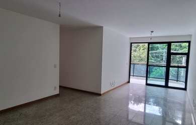 Imagem: O apartamento possui 4 Dormitórios, 3 Banheiros, 3 Vagas na