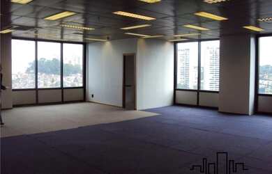 Imagem: O depósito possui 5 Vagas na garagem, 665m² de Área e está