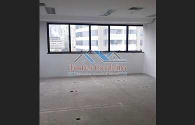 Imagem: O depósito possui 2 Vagas na garagem e 72m² de Área e está