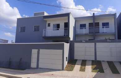 Imagem: A casa possui 3 Dormitórios, 3 Banheiros, 3 Vagas na garagem