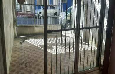 Imagem: A casa possui 3 Dormitórios, 4 Banheiros, 2 Vagas na garagem