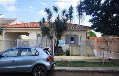 Imagem: A casa possui 2 Dormitórios, 2 Banheiros, 5 Vagas na garagem