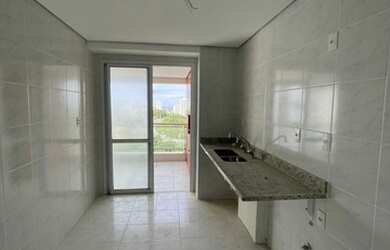 Imagem 10: Com conceito moderno e elegante esse apartamento vista mar com três suítes...