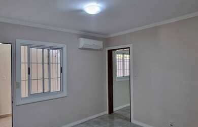 Imagem: A casa possui 3 Dormitórios, 4 Banheiros, 4 Vagas na garagem