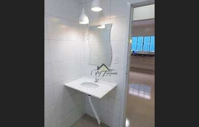 Imagem: A casa possui 3 Dormitórios, 1 Banheiro, 2 Vagas na garagem