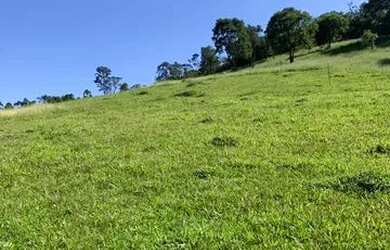 Imagem: O terreno possui 600m² de Área e está localizado em Centro