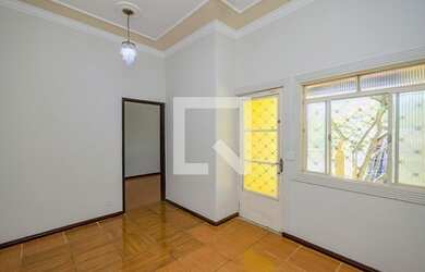 Imagem: A casa possui 3 Dormitórios, 4 Banheiros, 4 Vagas na garagem