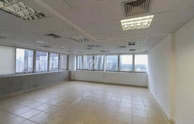 Imagem: O depósito possui 1 Vaga na garagem, 85m² de Área e está