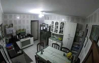 Imagem: A casa possui 2 Dormitórios, 2 Banheiros, 1 Vaga na garagem