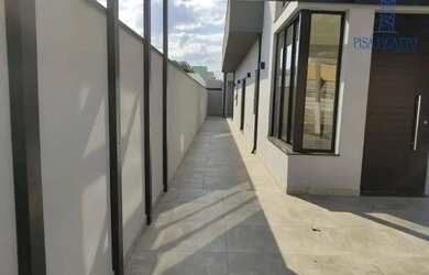 Imagem: A casa em condomínio à venda possui 3 Dormitórios, 1 Banheiro