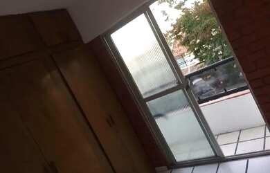 Imagem: A kitnet possui 1 Dormitório, 1 Banheiro, 1 Vaga na garagem