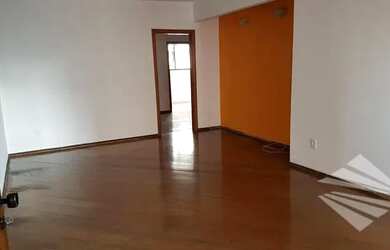 Imagem: O apartamento possui 3 Dormitórios, 1 Banheiro, 2 Vagas na