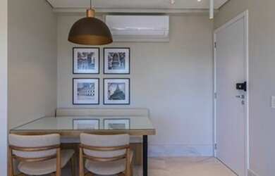 Imagem: O apartamento possui 1 Dormitório, 2 Banheiros, 2 Vagas na