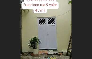 Imagem 2: Vendo essa foto é da frente da casa e do corredor mais informações...