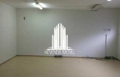 Imagem: O depósito possui 2 Vagas na garagem, 300m² de Área e está