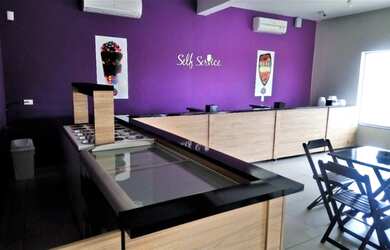 Imagem: O depósito possui 2 Vagas na garagem, 174m² de Área e está