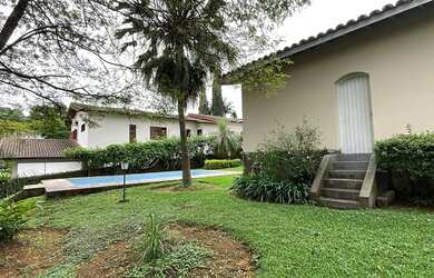 Imagem: A casa em condomínio possui 4 Dormitórios, 4 Banheiros, 2