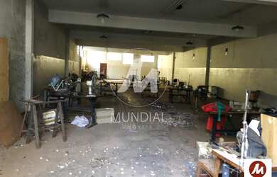 Imagem: O depósito possui 5 Vagas na garagem, 850m² de Área e está