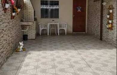 Imagem: A casa possui 2 Dormitórios, 1 Banheiro, 1 Vaga na garagem