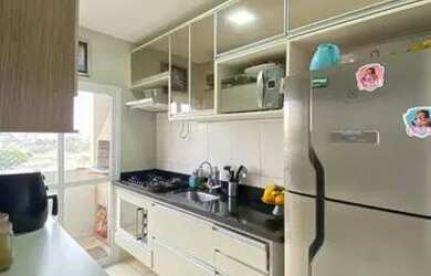 Imagem: O apartamento possui 2 Dormitórios, 1 Banheiro, 1 Vaga na garagem