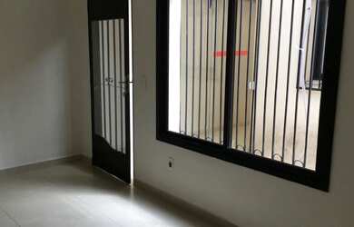 Imagem: O depósito possui 4 Vagas na garagem, 15m² de Área e está