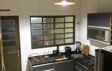 Imagem 4: Casa para locação. Varanda, Área de serviço, 1 Banheiroe2 Dormitórios