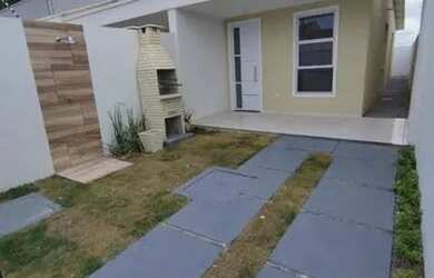 Imagem: A casa possui 2 Dormitórios, 2 Banheiros, 2 Vagas na garagem