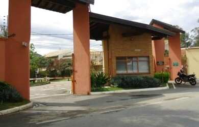 Imagem: A casa em condomínio possui 3 Dormitórios, 3 Banheiros, 3