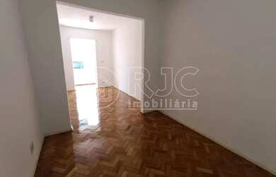 Imagem: A kitnet possui 1 Dormitório, 1 Banheiro, 37m² de Área e