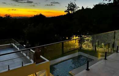 Imagem: A casa em condomínio possui 4 Dormitórios, 5 Banheiros, 5