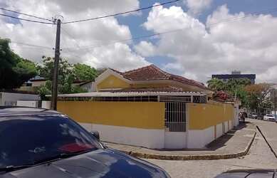 Imagem: A casa possui 2 Dormitórios, 1 Banheiro e está localizado