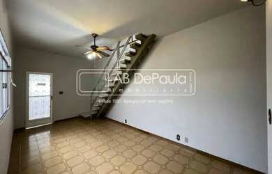 Imagem: A casa possui 3 Dormitórios, 2 Banheiros, 1 Vaga na garagem