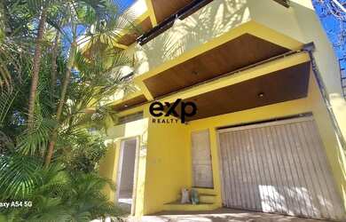 Imagem: A casa possui 4 Dormitórios, 5 Banheiros, 335m² de Área