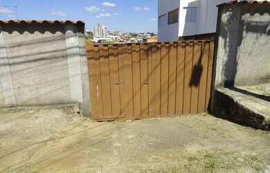 Imagem: A casa possui 1 Dormitório, 1 Banheiro, 10m² de Área e está