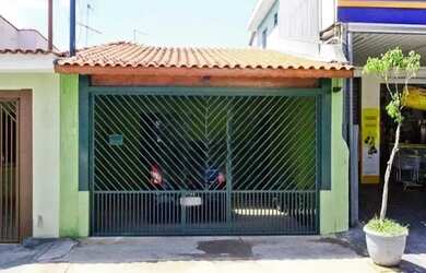 Imagem: A casa possui 3 Dormitórios, 5 Banheiros, 2 Vagas na garagem